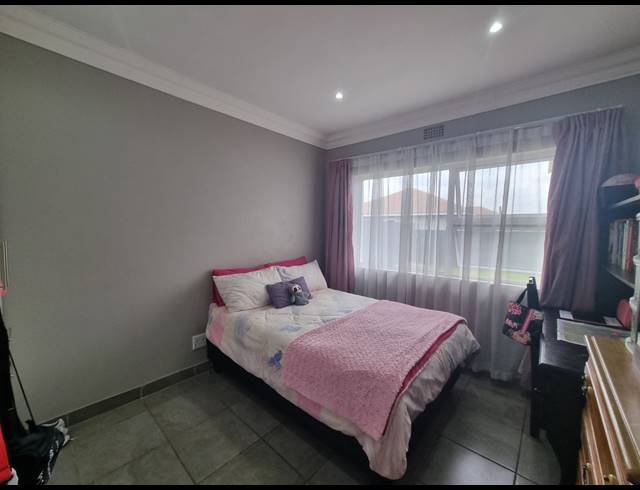 3 BEDROOM TOWNHOUSE FOR SALE IN ARCON PARK